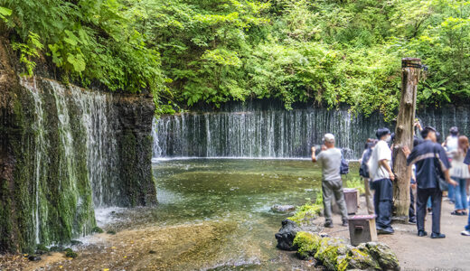 涼を求めて、真夏の軽井沢「白糸の滝」と美味しいひと休み