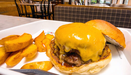 初夏の旧軽で、グルメバーガーとパンケーキを
